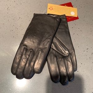 Grandoe black leather gloves